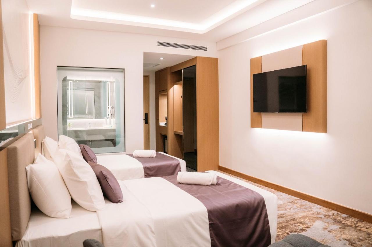 Crystal Inn Бату-Пахат Экстерьер фото